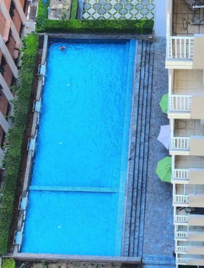 Laureano di Trevi Makati Apartment with Balcony